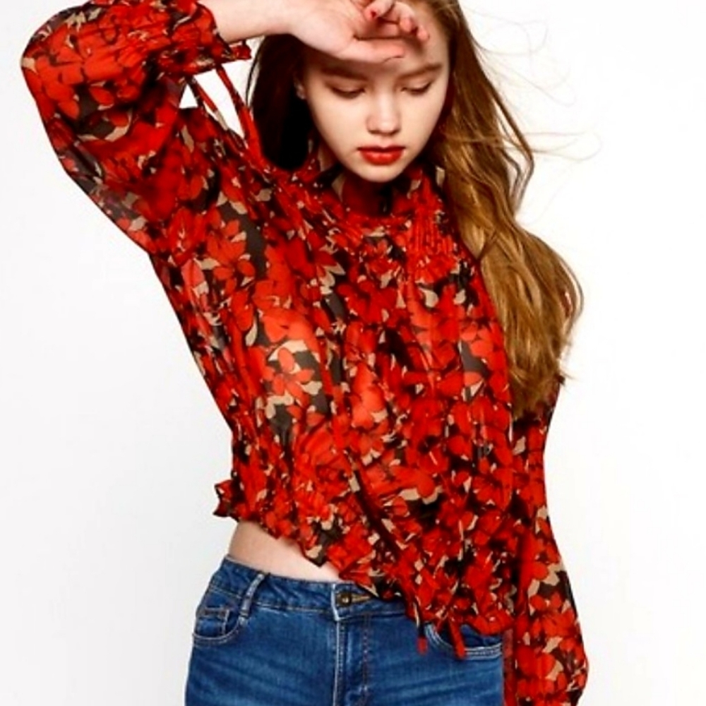 NWT Te Da' MEDIUM TOP BLOUSE UNIQUE CROPPED BoHo SMOCKED RED